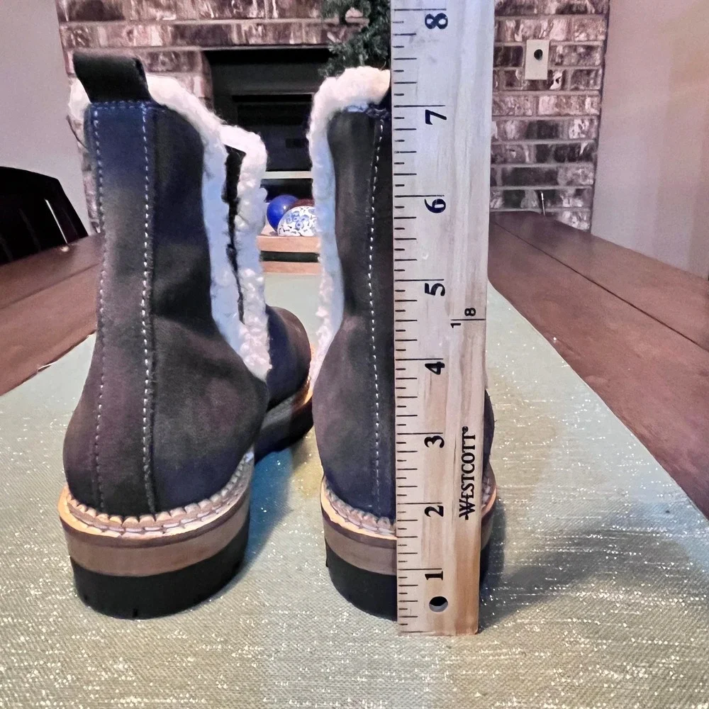 Bos. & Co. Aurora Ankle Chelsea Boots Gray Suede Lug Sole Size 37 US 6-6.5 - Picture 7 of 10